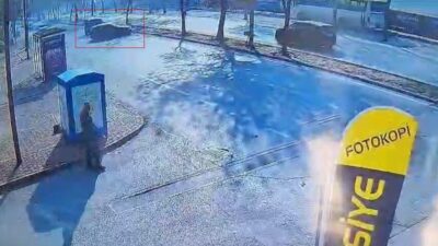 Konya’da meydana gelen trafik kazasında sürücü direksiyon hakimiyetini kaybederek ağaca