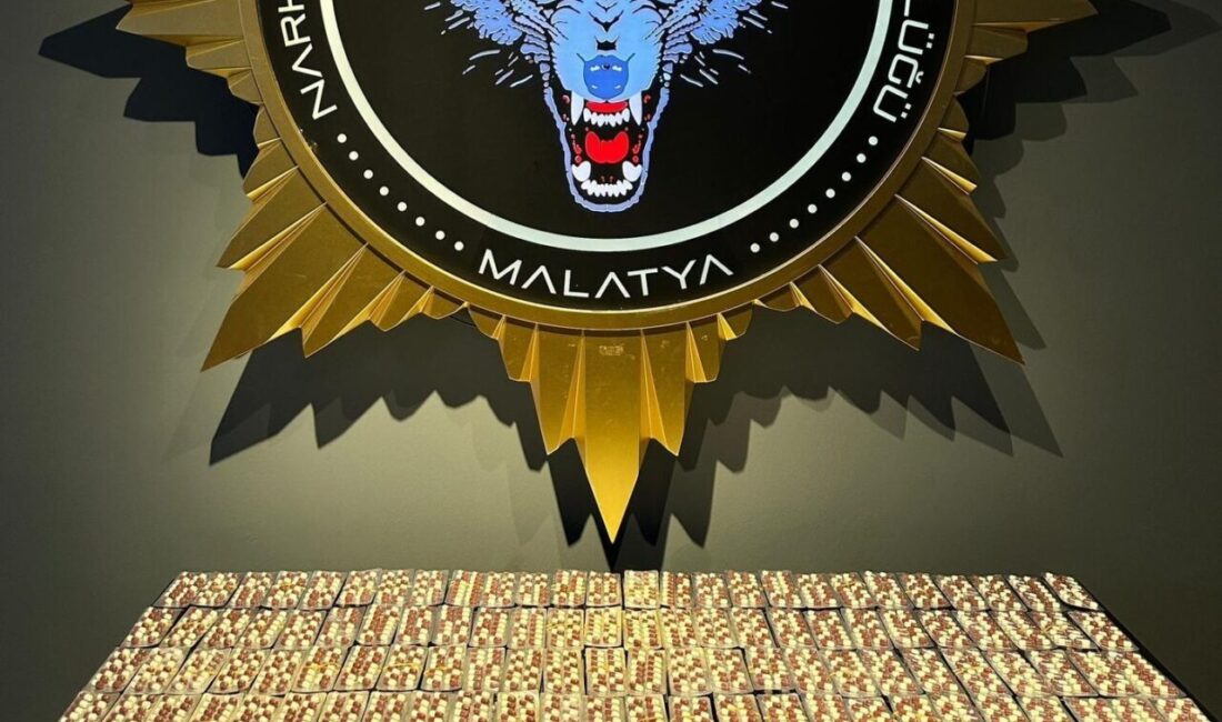 Malatya’da, polisin sokak satıcılarına yönelik düzenlediği operasyonda 3 bin 644