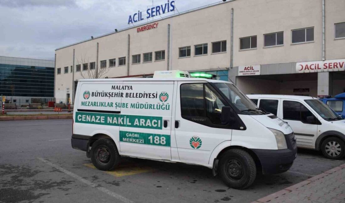 Malatya’nın Yazıhan ilçesinde bir çocuk, pompalı tüfekle oynarken arkadaşını vurarak