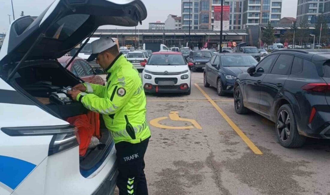 Malatya İl Emniyet Müdürlüğü ekipleri, kent genelinde trafik güvenliğini artırmak