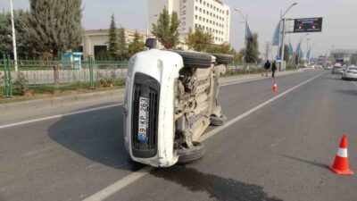Malatya’da, Malatya-Ankara karayolunda meydana gelen trafik kazasında, hafif ticari araç