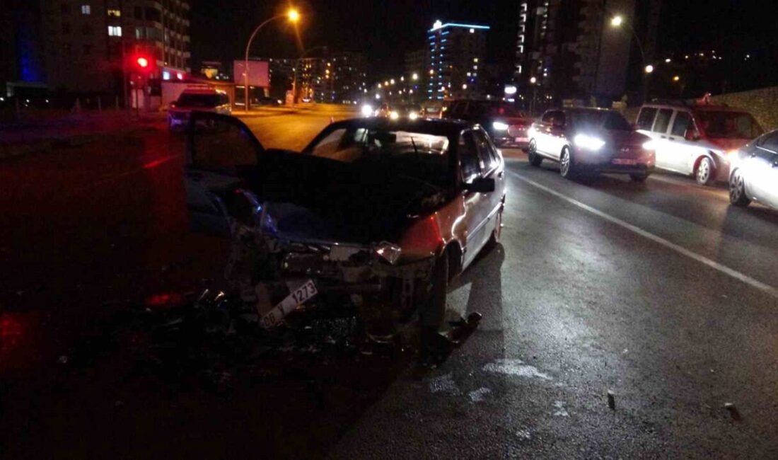 Malatya’da meydana gelen trafik kazasında tır ile otomobil çarpıştı ve
