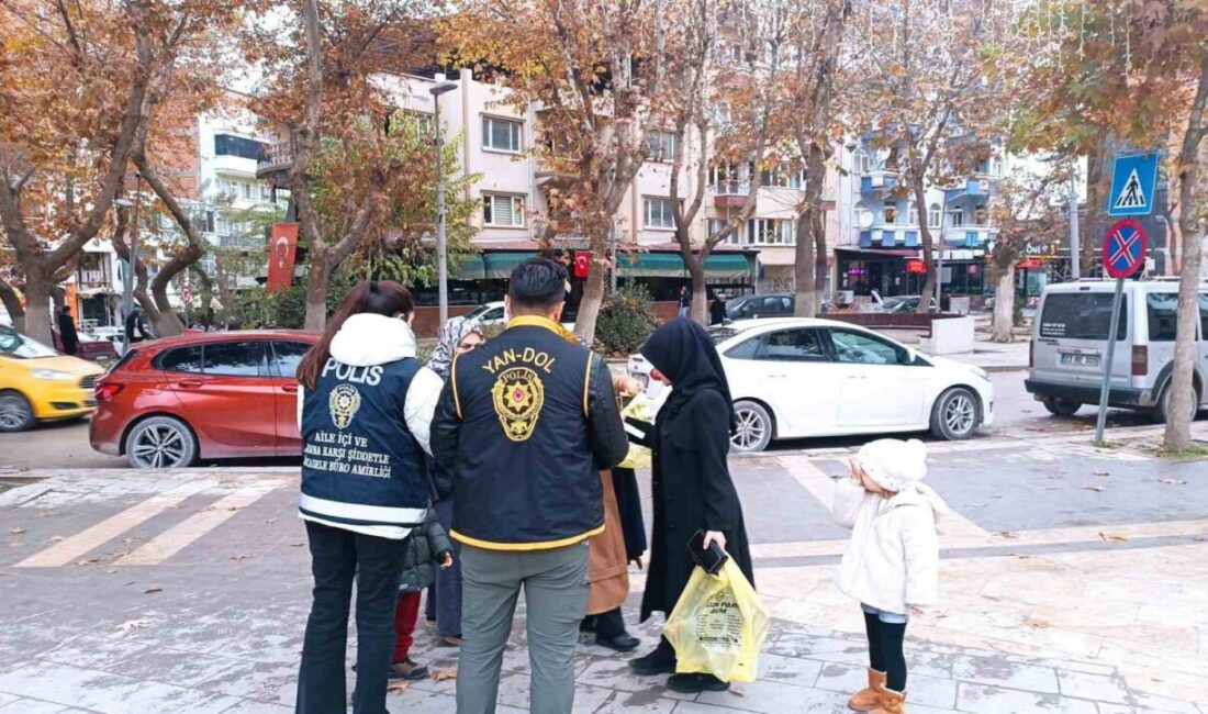 Malatya’da Emniyet Müdürlüğü, vatandaşları dolandırıcılık konusunda bilgilendirdi. İl Emniyet Müdürlüğü,