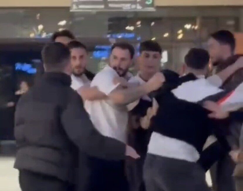 Hilltown AVM’de Bir Mekanda Müşteri ve Garson Arasında Kavga Çıktı