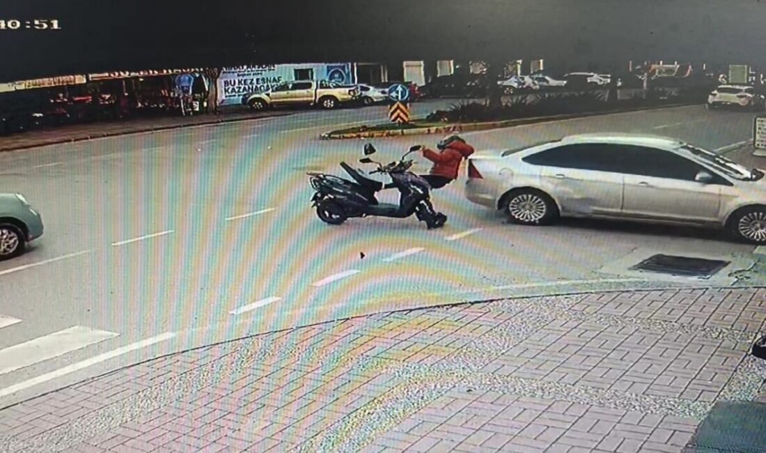 Manavgat ilçesinde meydana gelen trafik kazasında, bir motosiklet sürücüsü genç
