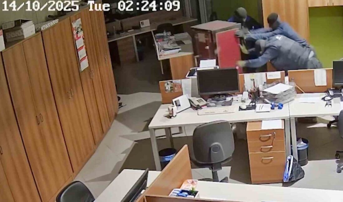Manisa’nın Turgutlu ilçesinde bir iş yerinde hırsızlık vakası yaşandı ve
