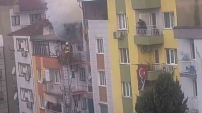 Manisa’nın Şehzadeler ilçesinde meydana gelen ev yangınında 6 kedi hayatını