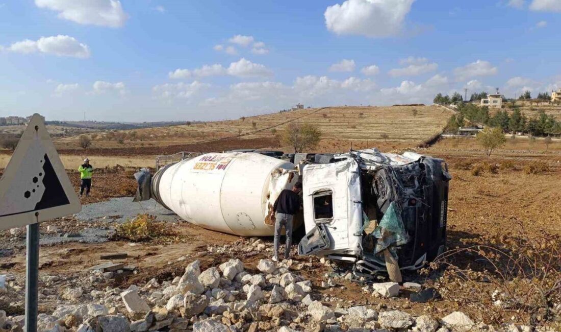 Mardin’de bir beton mikseri kontrolden çıkarak devrildi ve sürücü yaralandı.