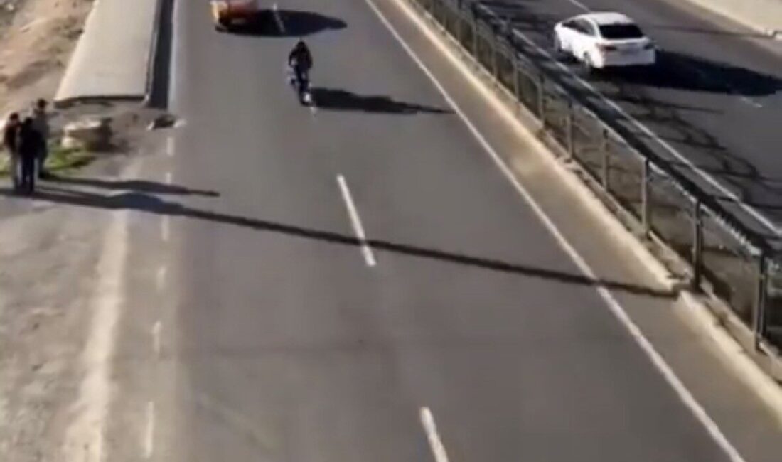 Mardin’in Kızıltepe ilçesinde, trafik güvenliğini tehlikeye atan bir motosiklet sürücüsü,