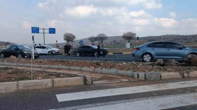 Mardin-Diyarbakır karayolunda, Mazıdağı Üçyolu mevkiinde meydana gelen zincirleme trafik kazasında