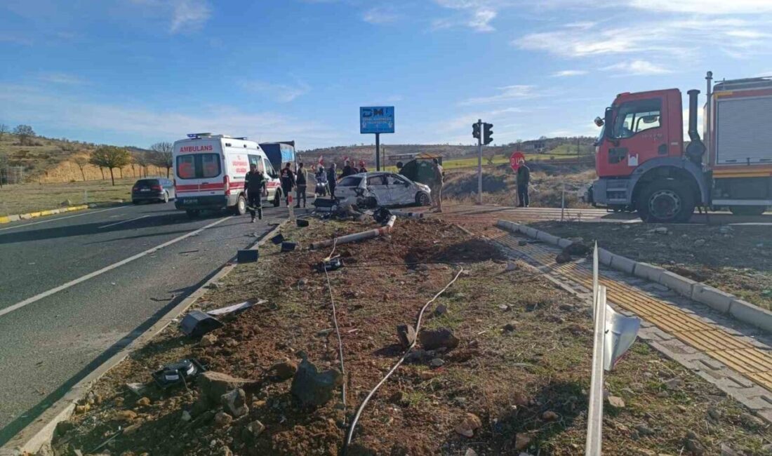 Mardin-Diyarbakır karayolunda meydana gelen korkunç kazada Derik Devlet Hastanesi’nde görevli