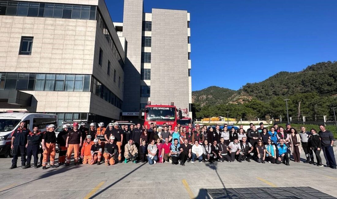 Muğla’nın Marmaris ilçesinde Marmaris Devlet Hastanesi tarafından düzenlenen geniş çaplı