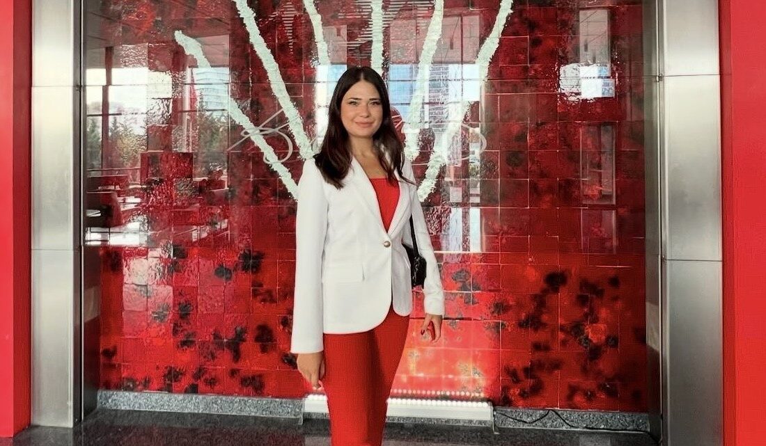 Bursa’nın Osmangazi ilçesinde, Meclis Üyesi Özlem Bodur’un trafikte yol verme