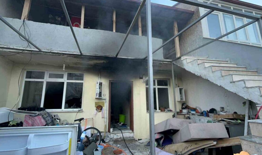 Muğla’nın Menteşe ilçesinde bulunan bir evde çıkan yangın, itfaiye ekipleri