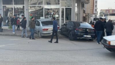 Şanlıurfa’nın Ceylanpınar ilçesinde meydana gelen trafik kazasında, çarpışmanın ardından kontrolden