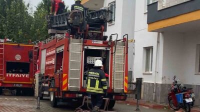Mersin’in Yenişehir ve Erdemli ilçelerinde meydana gelen ev yangınları, itfaiye