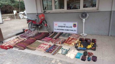 Eskişehir’in Günyüzü ilçesinde, kendilerini mezarcı olarak tanıtarak 20 evde hırsızlık