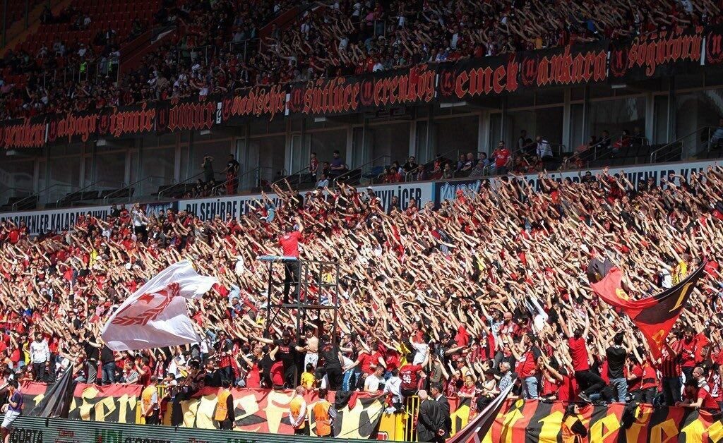 Eskişehir Milletvekili Nebi Hatipoğlu, Eskişehirspor’un Karşıyaka ile oynayacağı maçta yeni