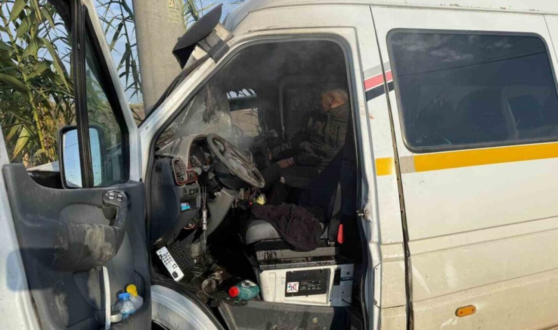Antalya’nın Serik ilçesinde bugün sabah saatlerinde meydana gelen trafik kazasında,