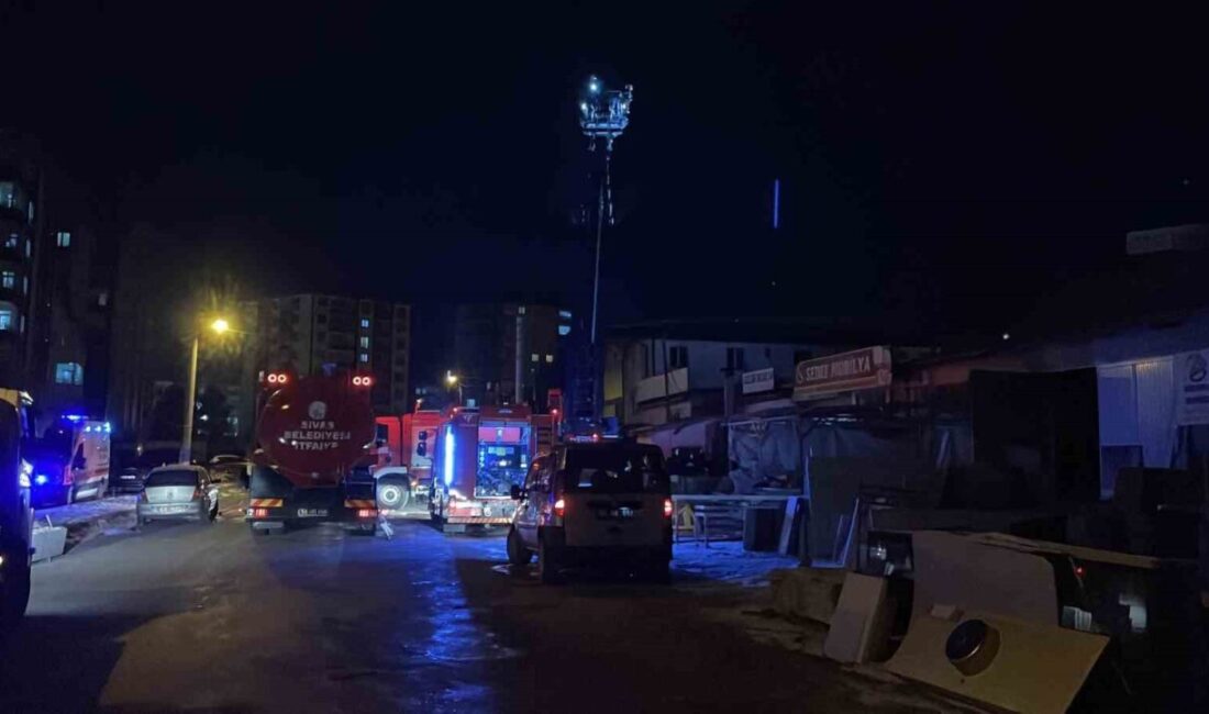 Sivas’ta bir mobilya fabrikasında meydana gelen yangın büyük endişeye neden