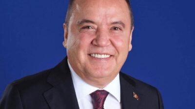 Antalya Büyükşehir Belediyesi Başkanı Muhittin Böcek, “rüşvet” ve “yolsuzluk” soruşturması