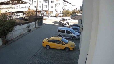 Nazilli ilçesinde meydana gelen trafik kazasında, ’U’ dönüşü yapmakta olan