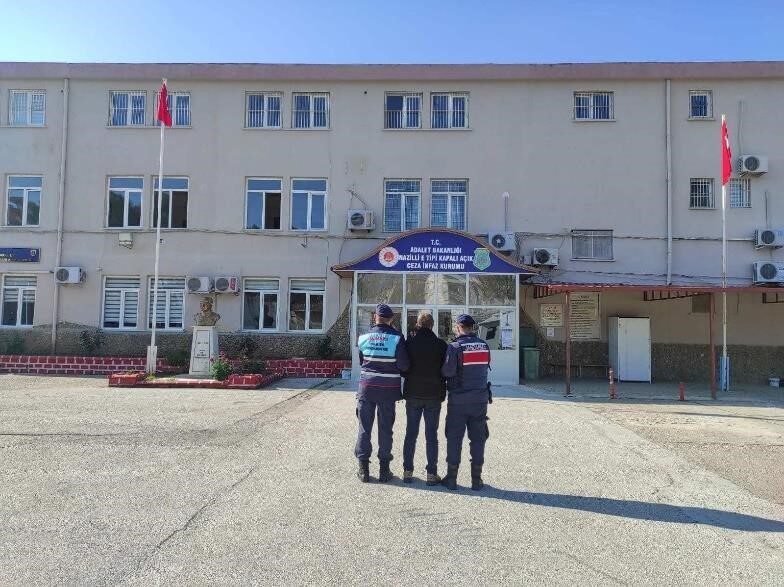 Nazilli ilçesinde gerçekleştirilen bir operasyonda, uyuşturucu ticareti yaptığı tespit edilen