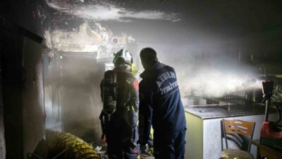 Nazilli ilçesinde, gece saatlerinde meydana gelen yangın sonucunda bir ev