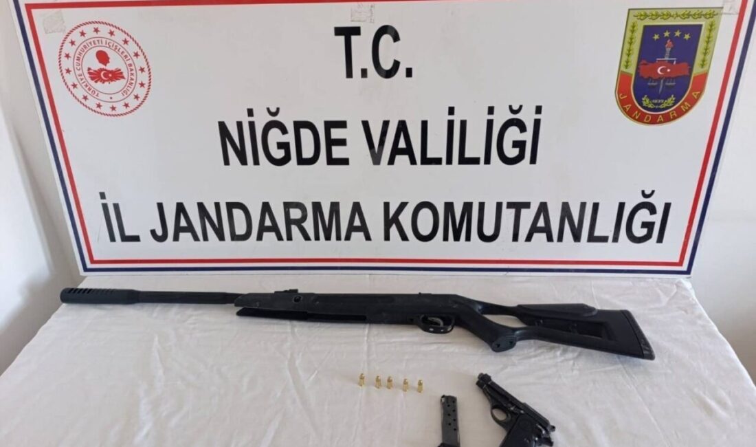 Niğde İl Jandarma Komutanlığı, Edikli Kasabası’nda yasadışı bireysel silahlanmayla mücadele
