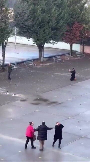 Kocaeli’nin İzmit ilçesinde, kızına şantaj yapan ve sürekli takip eden