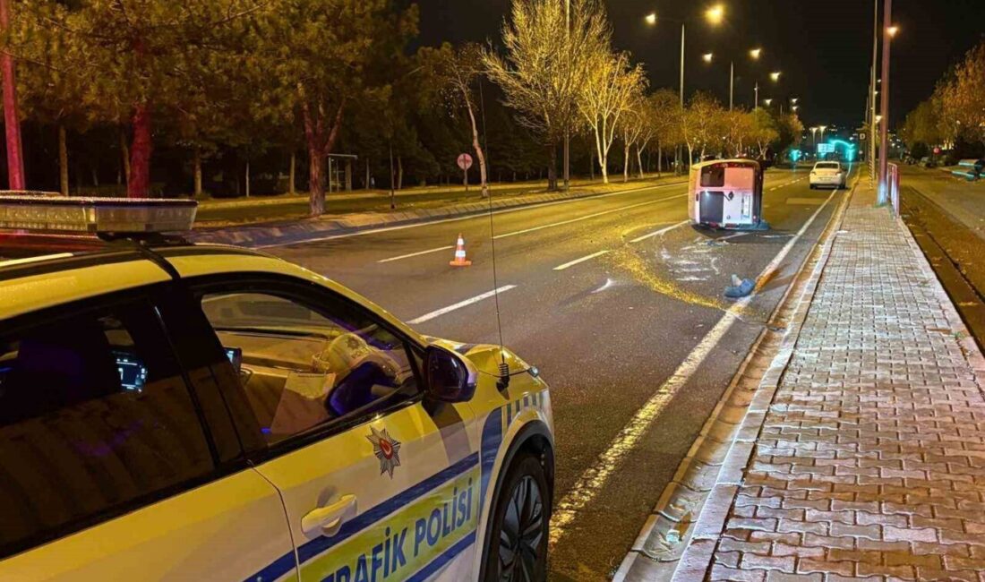 Melikgazi ilçesinde meydana gelen trafik kazasında, bir hafif ticari araç