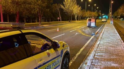 Melikgazi ilçesinde meydana gelen trafik kazasında, bir hafif ticari araç