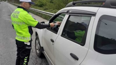 Ordu’da polis ekipleri tarafından trafik kazalarını azaltmaya yönelik denetimler kapsamında,