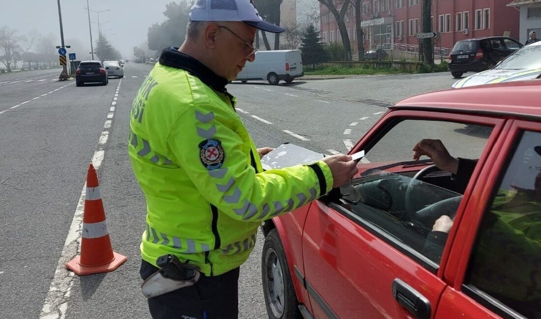 Ordu’da polis ekipleri, trafik kazalarını azaltmaya yönelik denetimler kapsamında son
