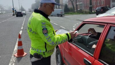 Ordu’da polis ekipleri, trafik kazalarını azaltmaya yönelik denetimler kapsamında son