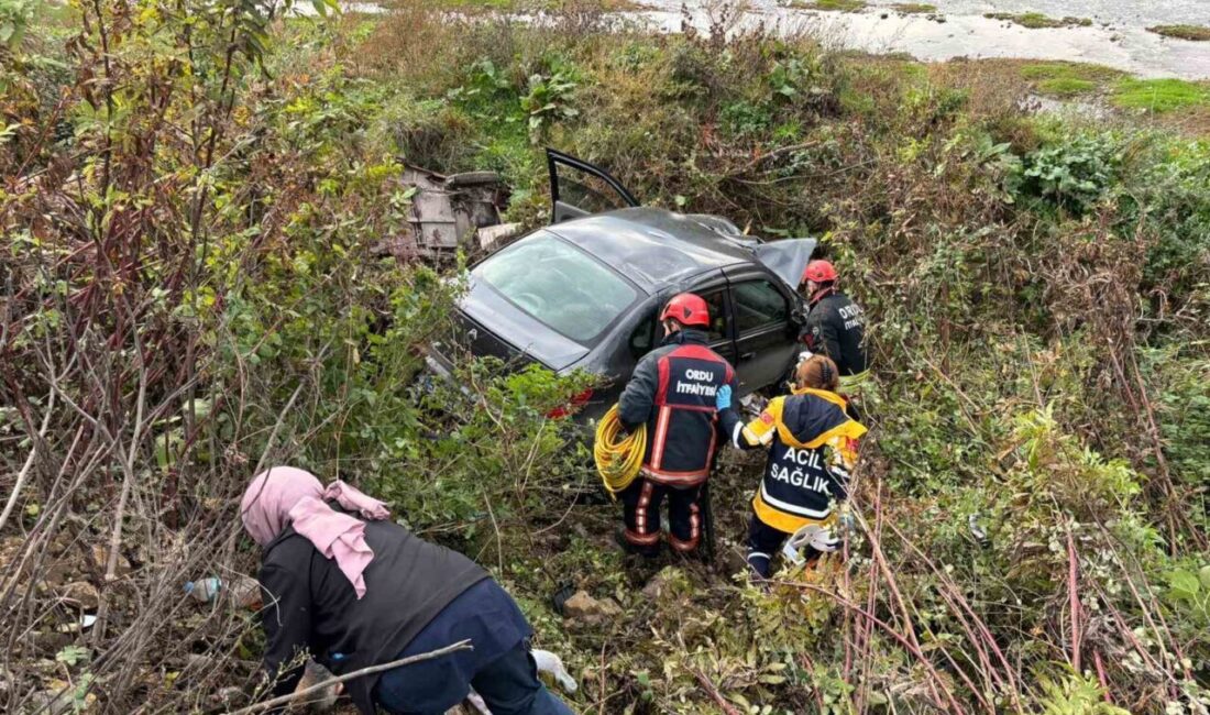 Fatsa ilçesinde meydana gelen trafik kazasında, bir otomobil ile üç