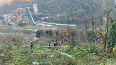 Zonguldak’taki okul servisi kazasında 1 öğrencinin hayatını kaybettiği ve 18