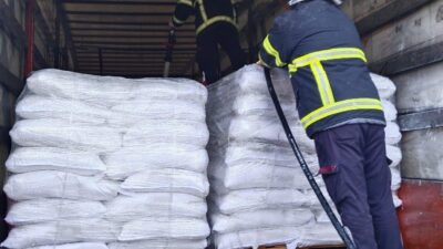 Bahçe ilçesinde, Osmaniye’de seyir halindeki bir soya yüklü tırda çıkan