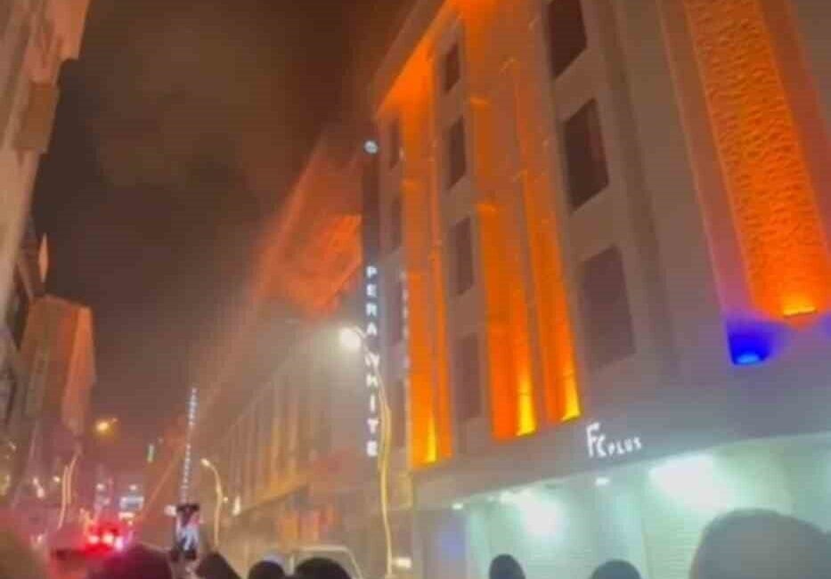 Van’ın İpekyolu ilçesinde bulunan bir otelin restoranında meydana gelen yangın