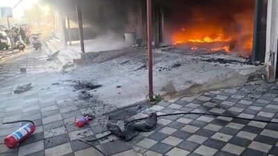 Kocaeli’nin Darıca ilçesindeki bir oto tamirhanesinde çıkan yangın sonucunda iş