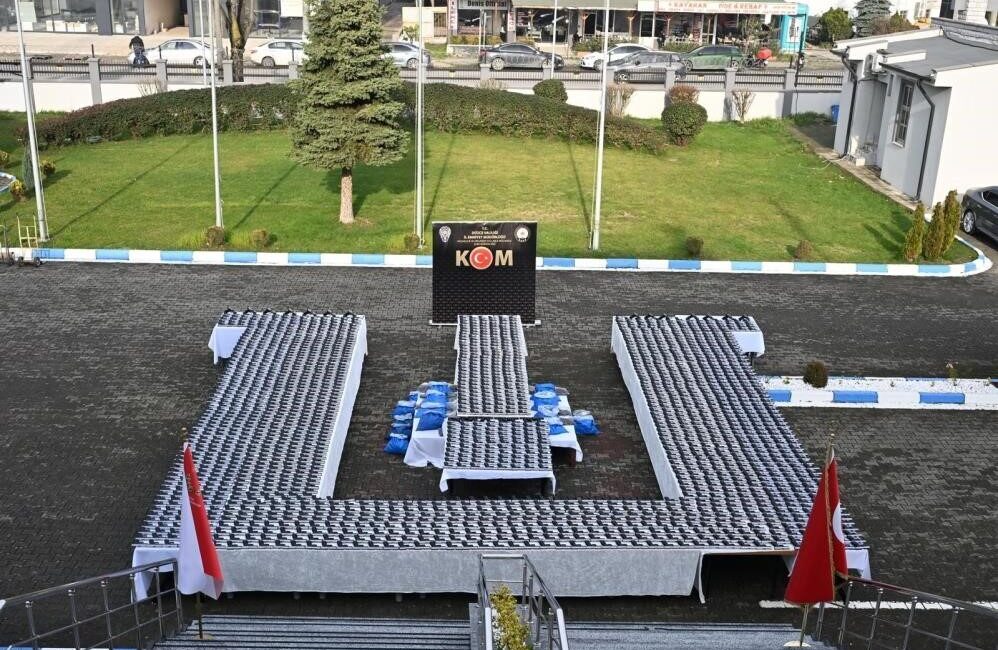 Düzce’de İstanbul’a silah sevkiyatı yapılan 46 bin 655 parçanın bulunduğu