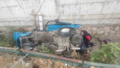 Kahramanmaraş’ta meydana gelen bir trafik kazasında, otomobilin taşkın drenaj kanalına