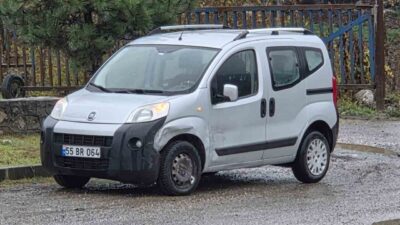 Samsun’da meydana gelen trafik kazasında, bir otomobil ile hafif ticari
