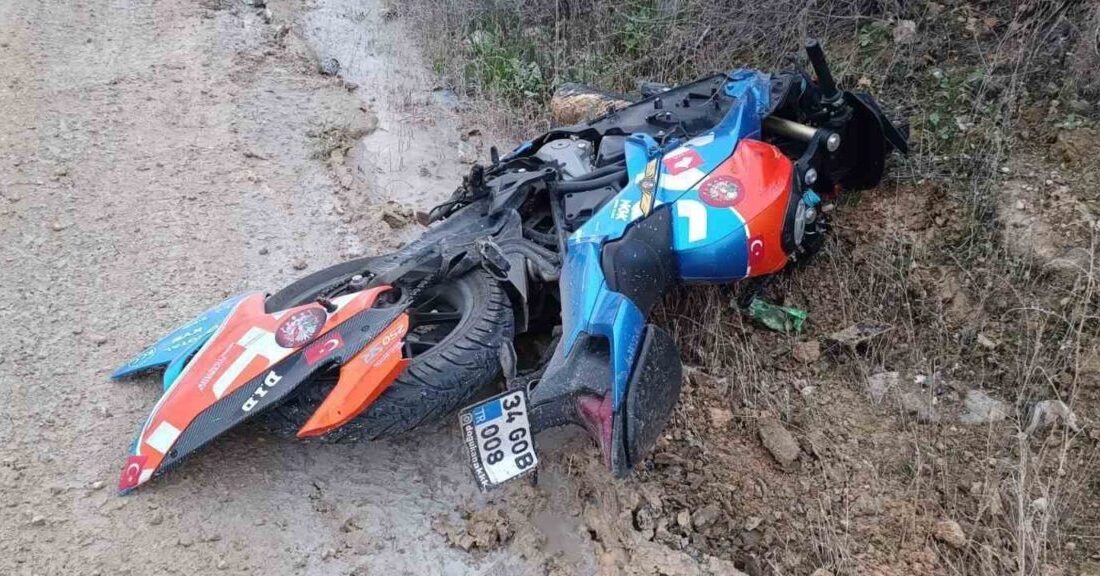 Bilecik’te yaşanan bir trafik kazasında otomobil ile motosiklet çarpıştı ve