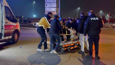 Melikgazi ilçesindeki bir kavşakta meydana gelen trafik kazasında otomobil ile