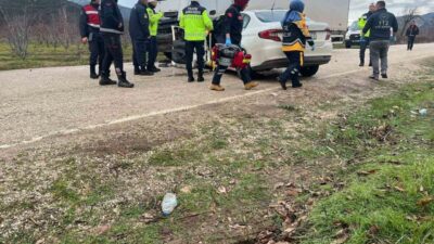 Eğirdir ilçesinde meydana gelen talihsiz bir olayda, otomobilin park halindeki