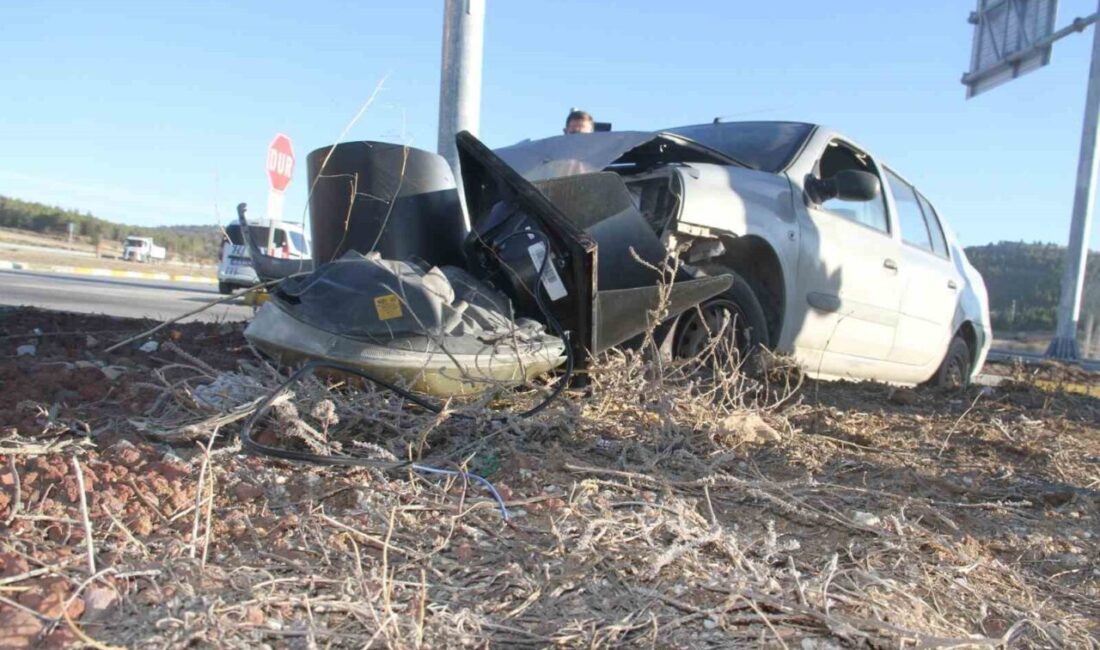 Konya’nın Beyşehir ilçesinde meydana gelen trafik kazasında, bir otomobilin trafik