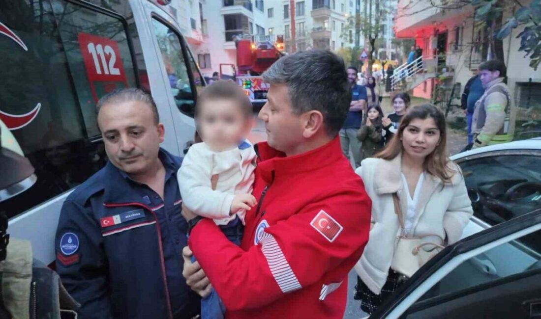 Çekmeköy ilçesinde, bir buçuk yaşındaki bir bebek, annesi tarafından otomobilde