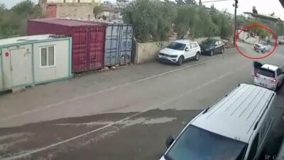 Kırıkhan ilçesinde yaşanan bir trafik kazasında motosiklet sürücüsünün otomobille çarpışması