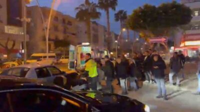Manavgat ilçesinde bir otomobil ile bir motosikletin çarpıştığı kaza sonucunda